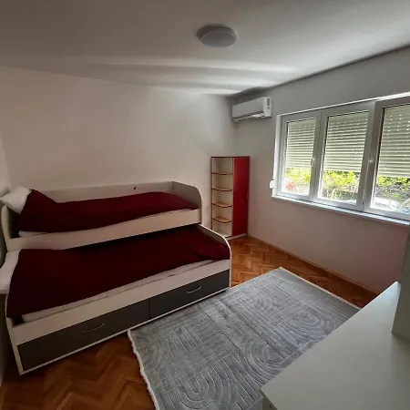 Spacious Luxury Urban Relaxation Apartment