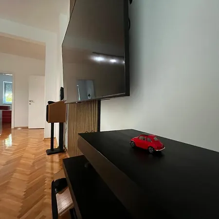 Spacious Luxury Urban Relaxation